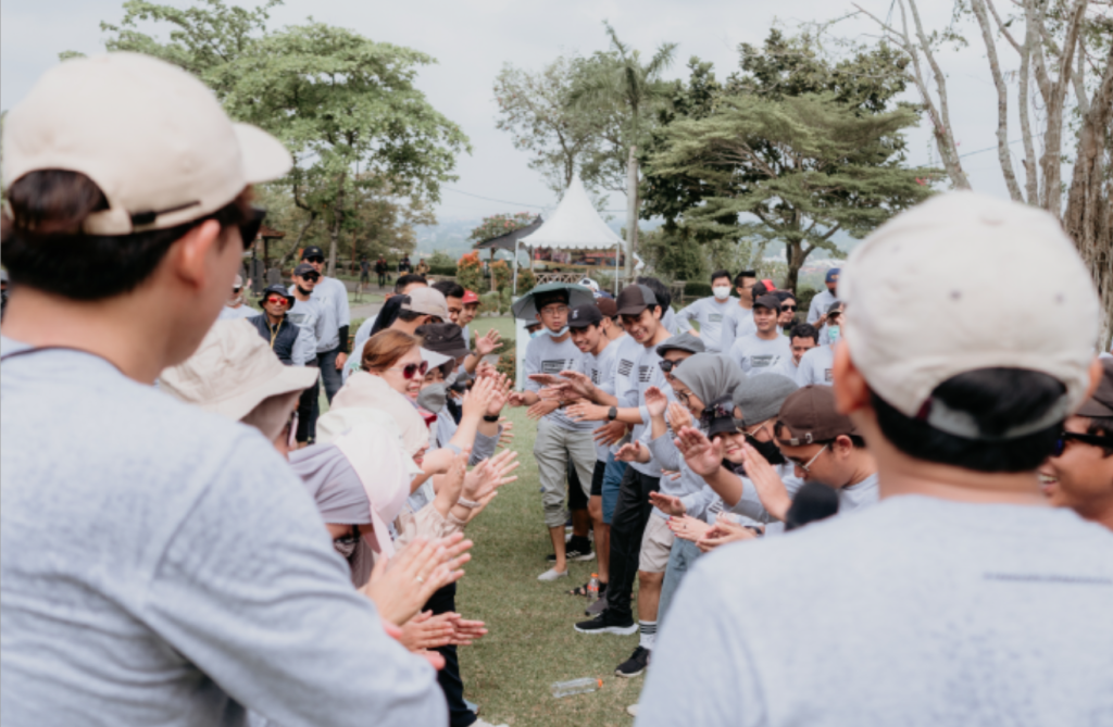 outbound team building oleh NATA Visual